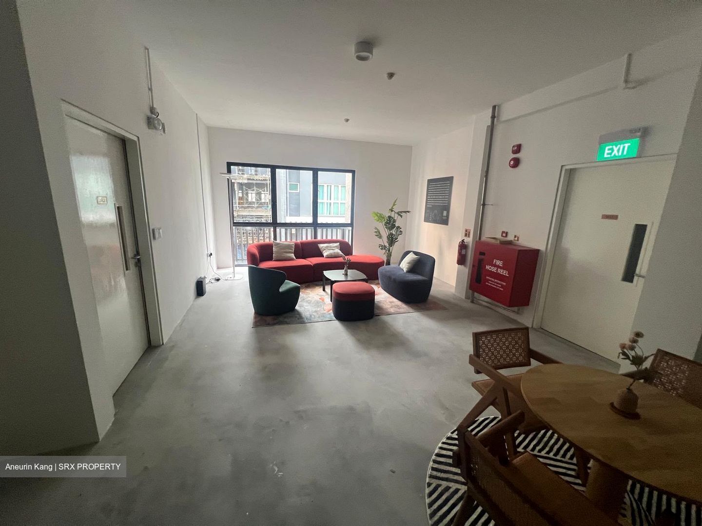 North Canal Road (D1), Office #567660991